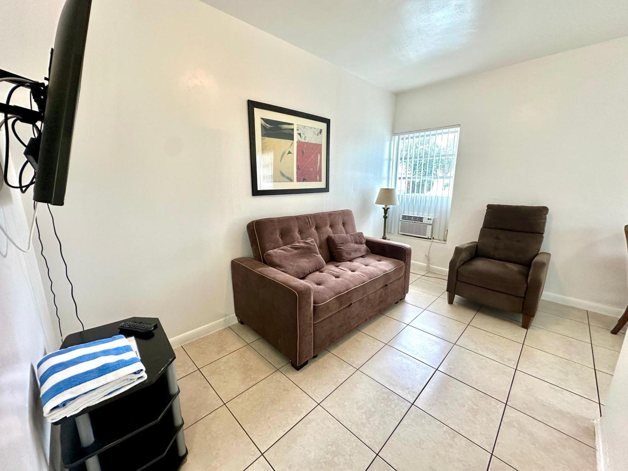 One-Bedroom Apartment